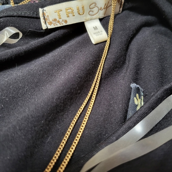 Tru Self Floral Shawl with Shirt - Picture 2 of 5